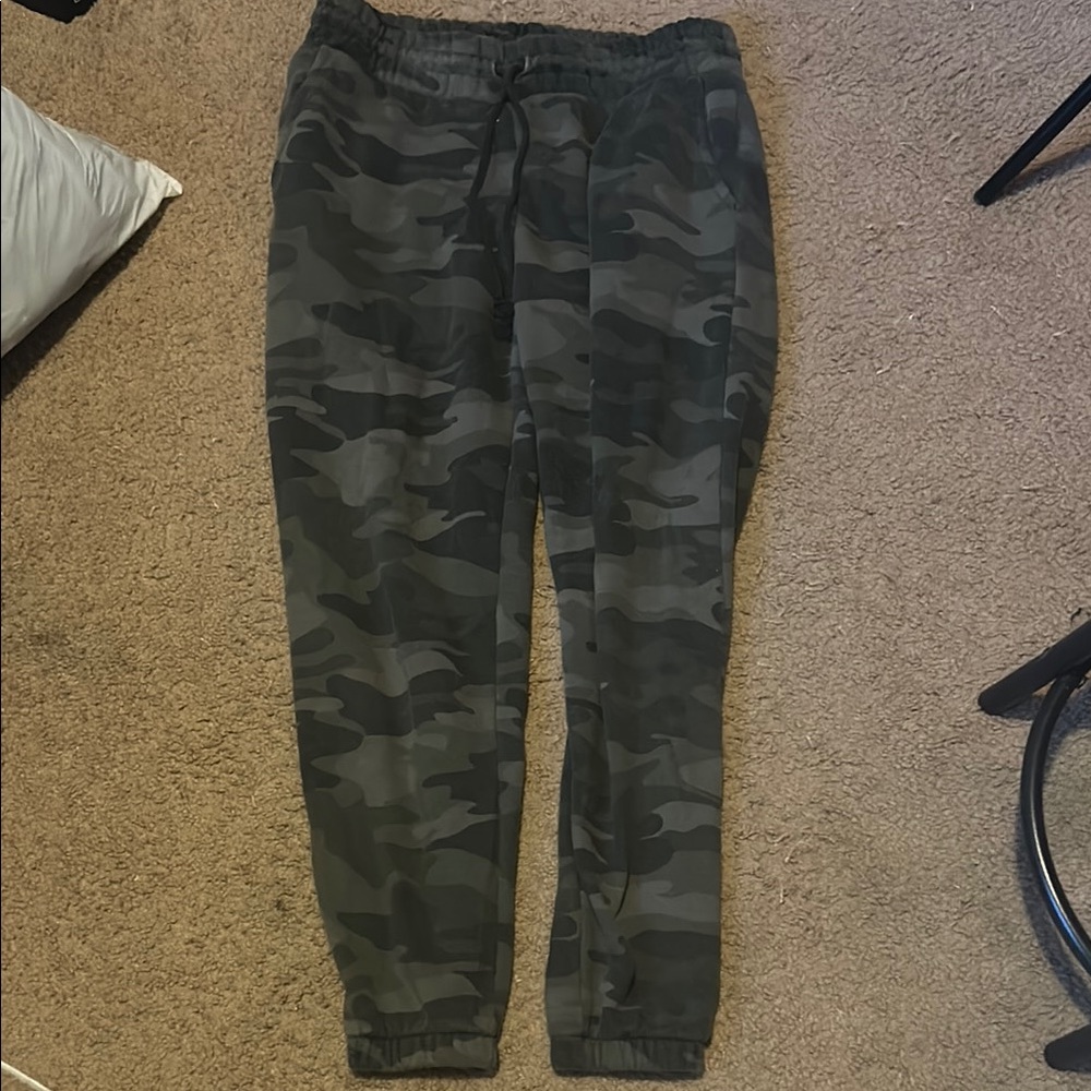 Women’s Camouflage Jogger Pants